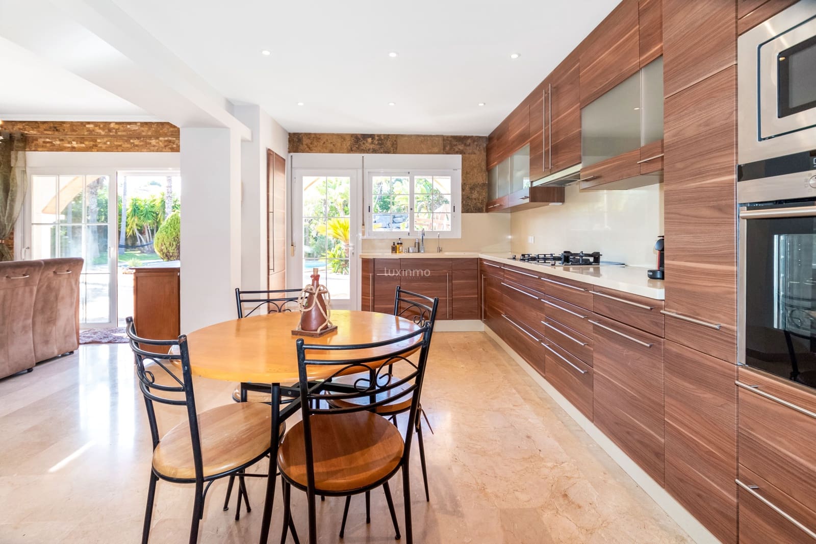 Villa/Maison de 5 chambres à louer à La Nucia avec piscine garage - 5 000 € (Ref: 9539468)