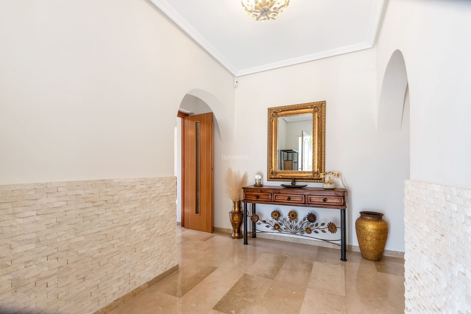 Villa/Maison de 5 chambres à louer à La Nucia avec piscine garage - 5 000 € (Ref: 9539468)