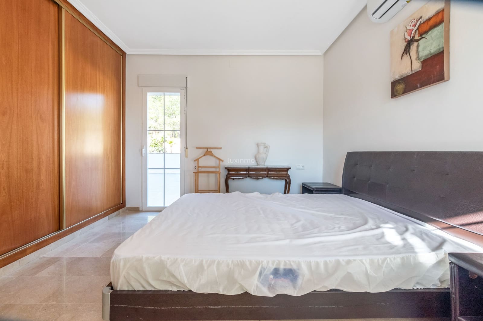 Villa/Maison de 5 chambres à louer à La Nucia avec piscine garage - 5 000 € (Ref: 9539468)