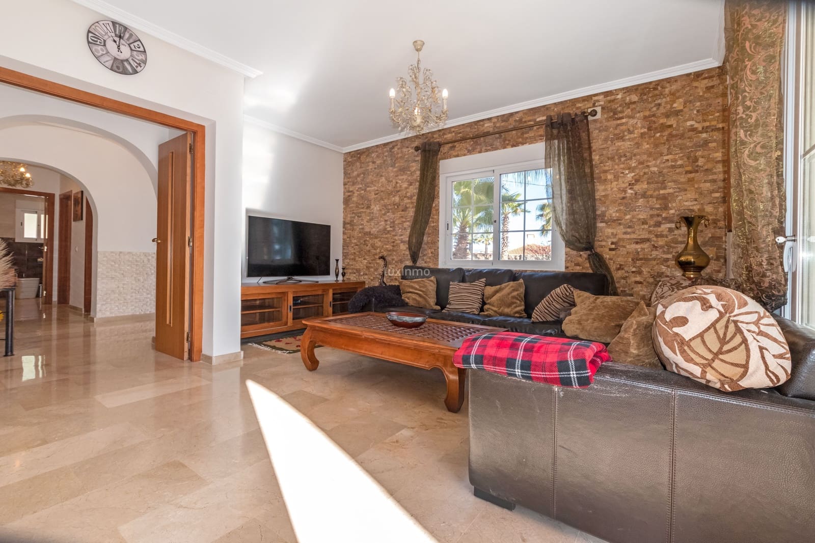 Villa/Maison de 5 chambres à louer à La Nucia avec piscine garage - 5 000 € (Ref: 9539468)