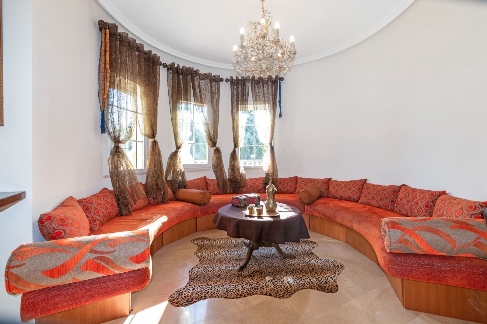 Villa/Maison de 5 chambres à louer à La Nucia avec piscine garage - 5 000 € (Ref: 9539468)