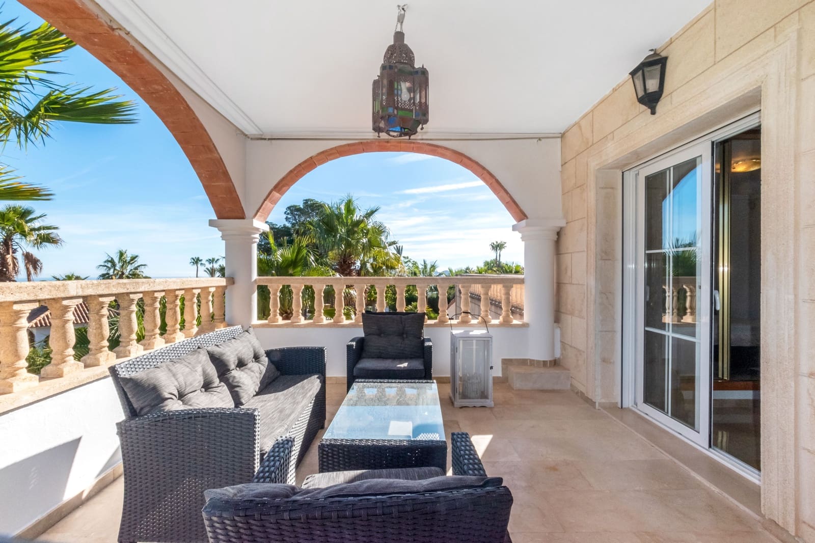 Villa/Maison de 5 chambres à louer à La Nucia avec piscine garage - 5 000 € (Ref: 9539468)