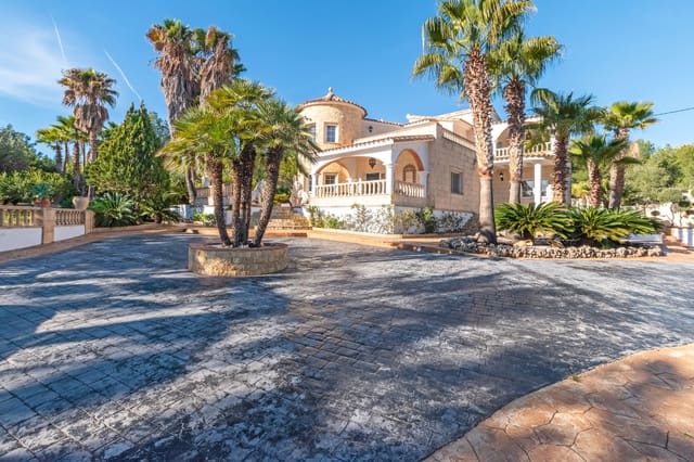 Villa/Maison de 5 chambres à louer à La Nucia avec piscine garage - 5 000 € (Ref: 9539468)