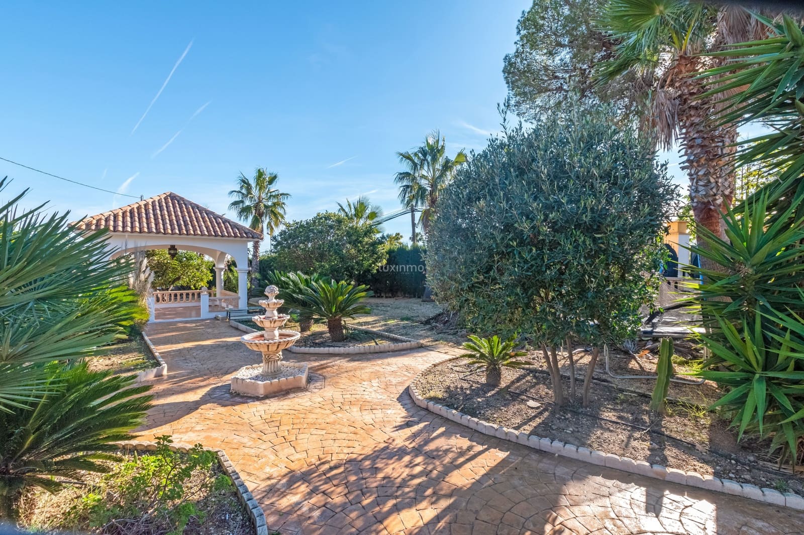 Villa/Maison de 5 chambres à louer à La Nucia avec piscine garage - 5 000 € (Ref: 9539468)