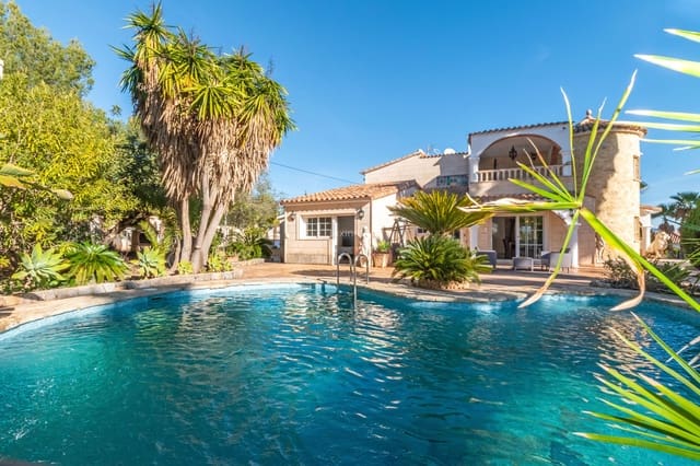 Villa/Maison de 5 chambres à louer à La Nucia avec piscine garage - 5 000 € (Ref: 9539468)