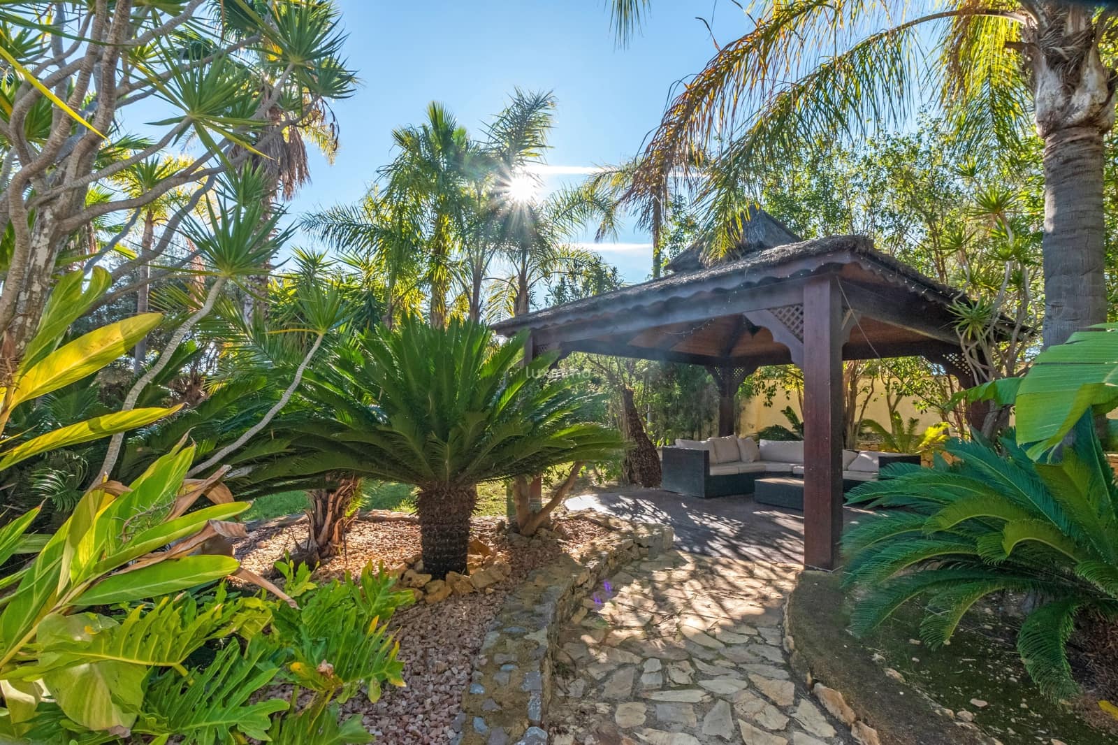 Villa/Maison de 5 chambres à louer à La Nucia avec piscine garage - 5 000 € (Ref: 9539468)