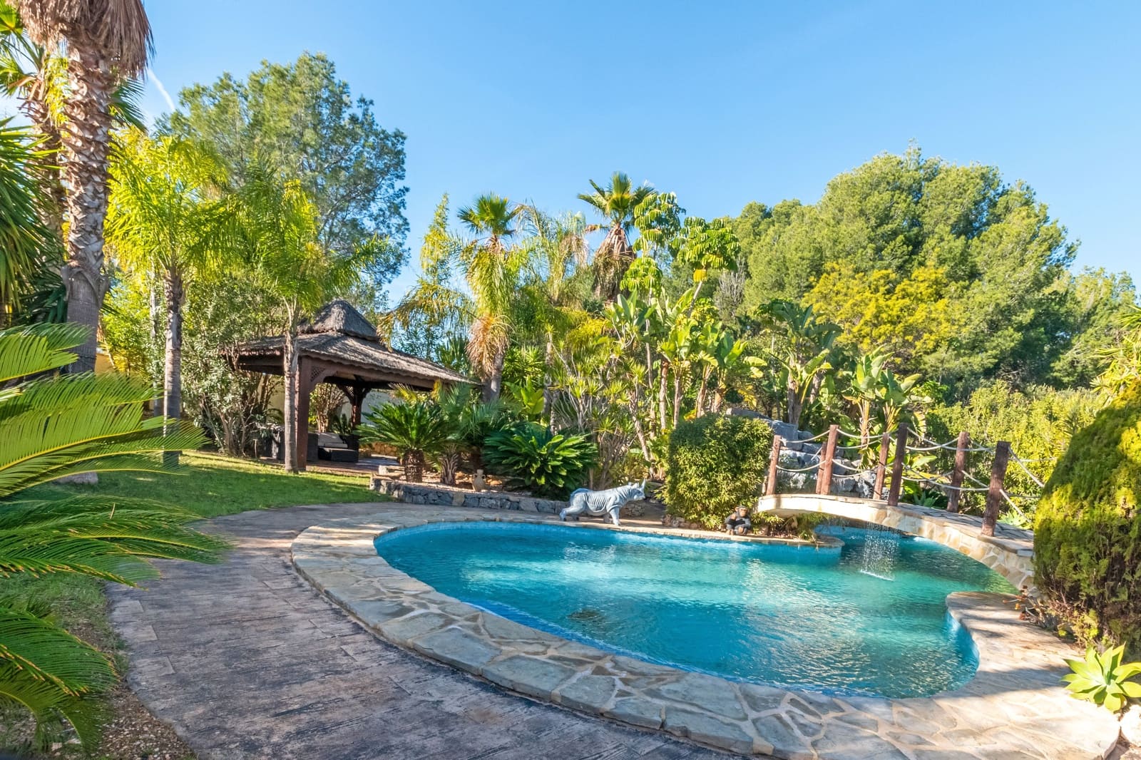 Villa/Maison de 5 chambres à louer à La Nucia avec piscine garage - 5 000 € (Ref: 9539468)