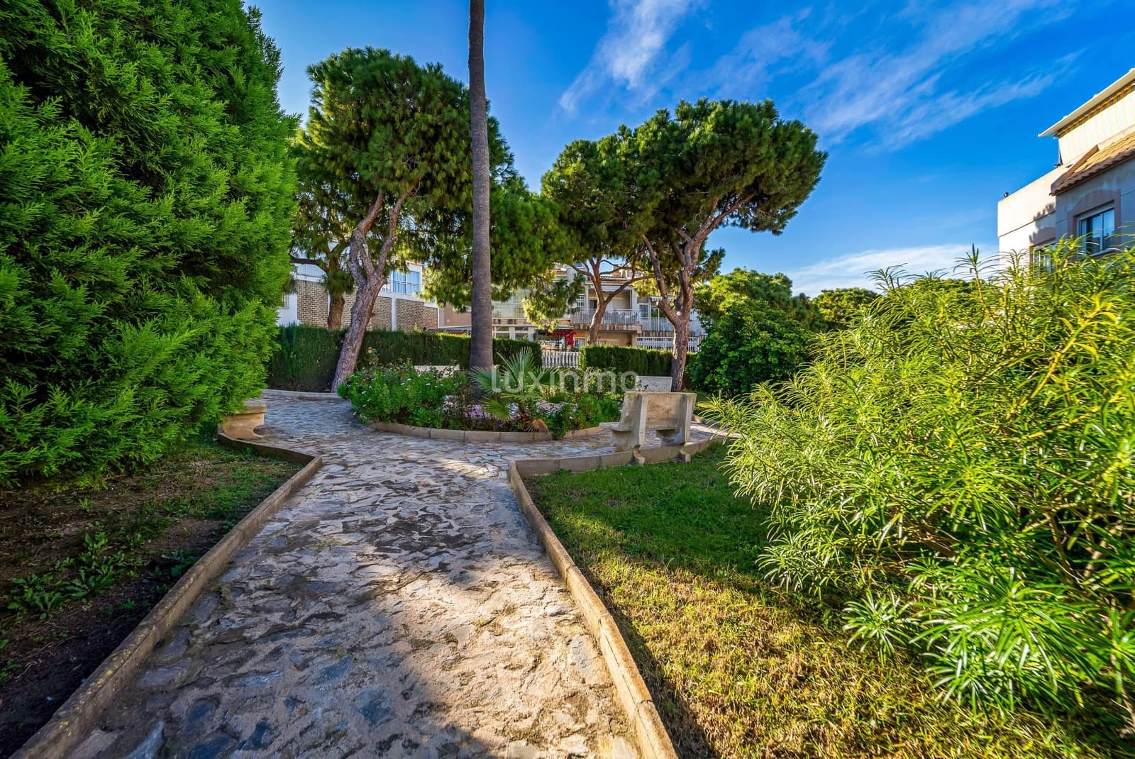 2 Zimmer Wohnung zu vermieten in Torrevieja mit Pool Garage - 850 € (Ref: 9542708)