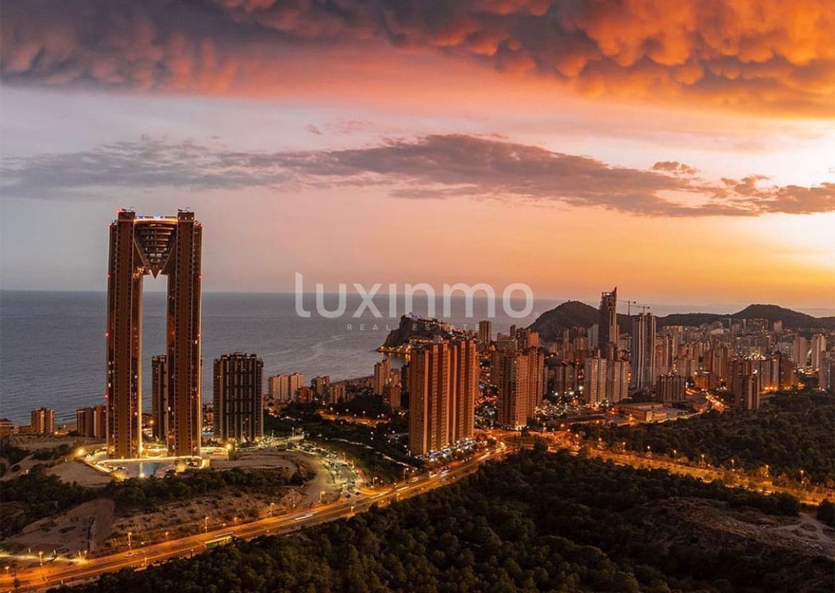 2 sovrum Lägenhet till salu i Benidorm med pool garage - 477 225 € (Ref: 9554448)