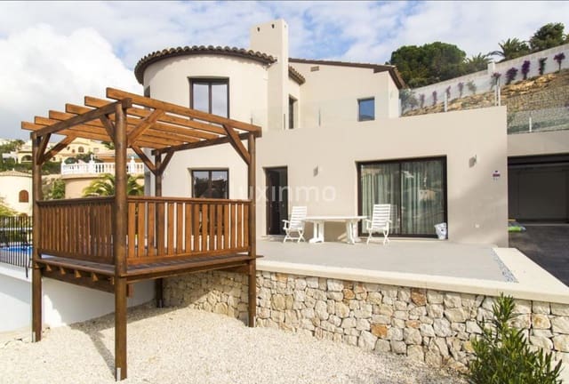 4 soveværelse Villa til salg i Benitachell / Benitatxell med swimmingpool garage - € 749.000 (Ref: 9558421)