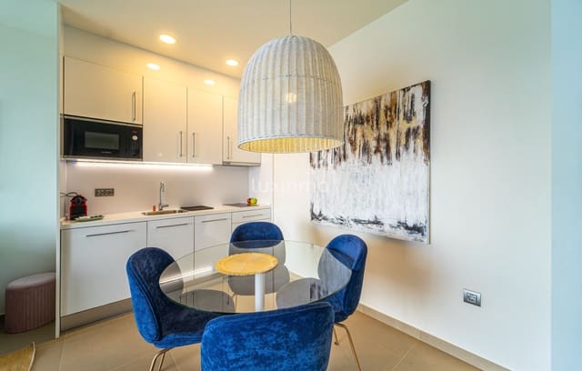 2 soveværelse Lejlighed til salg i Benidorm med garage - € 495.000 (Ref: 9560758)