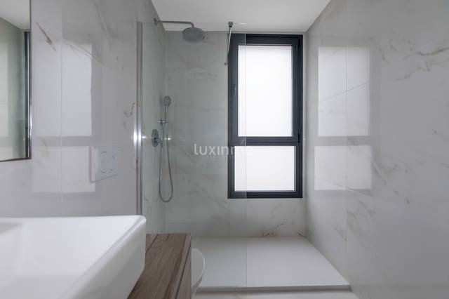 3 soveværelse Lejlighed til salg i Benidorm med swimmingpool garage - € 670.000 (Ref: 9560765)