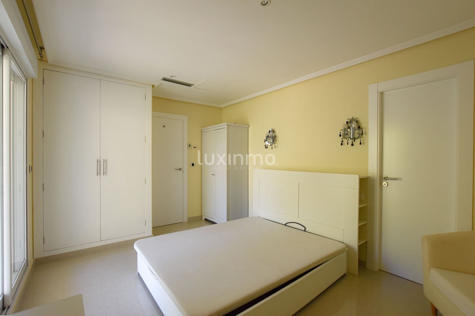 5 slaapkamer Rijtjeshuis te koop in Altea met zwembad garage - € 540.000 (Ref: 9560767)