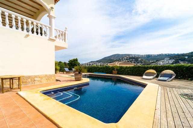4 soverom Villa til salgs i Teulada Pueblo, Teulada-Moraira med svømmebasseng garasje - € 850 000 (Ref: 9564228)