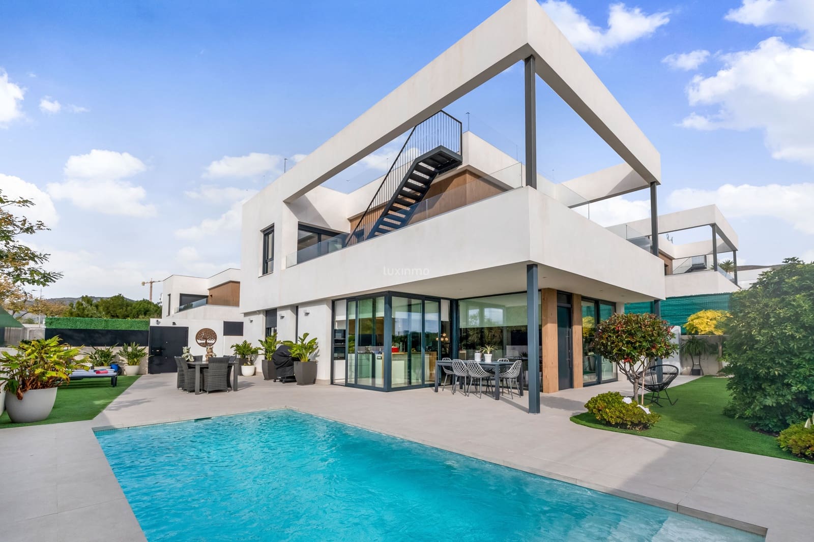 3 makuuhuone Huvila myytävänä paikassa Finestrat mukana uima-altaan 
autotalli - 795 000 € (Ref: 9569993)