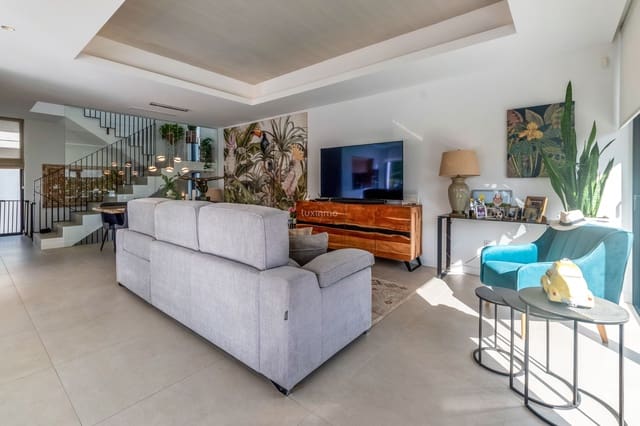 3 makuuhuone Huvila myytävänä paikassa Finestrat mukana uima-altaan 
autotalli - 795 000 € (Ref: 9569993)