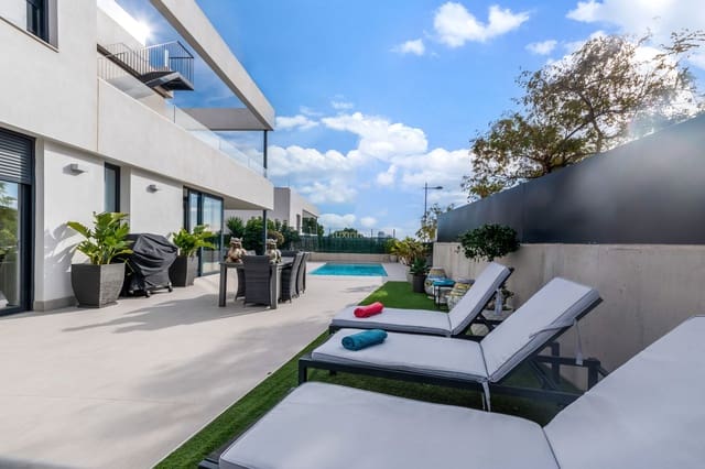 3 makuuhuone Huvila myytävänä paikassa Finestrat mukana uima-altaan 
autotalli - 795 000 € (Ref: 9569993)