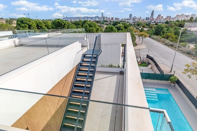 3 makuuhuone Huvila myytävänä paikassa Finestrat mukana uima-altaan 
autotalli - 795 000 € (Ref: 9569993)