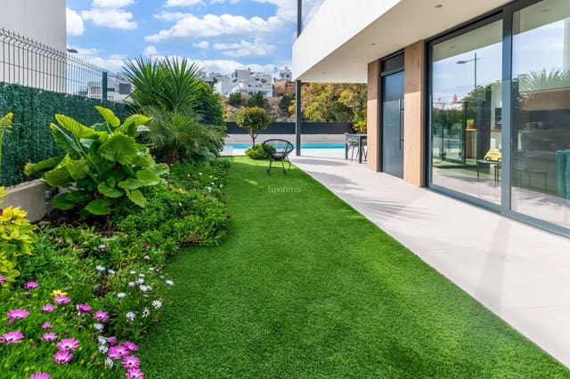 3 makuuhuone Huvila myytävänä paikassa Finestrat mukana uima-altaan 
autotalli - 795 000 € (Ref: 9569993)