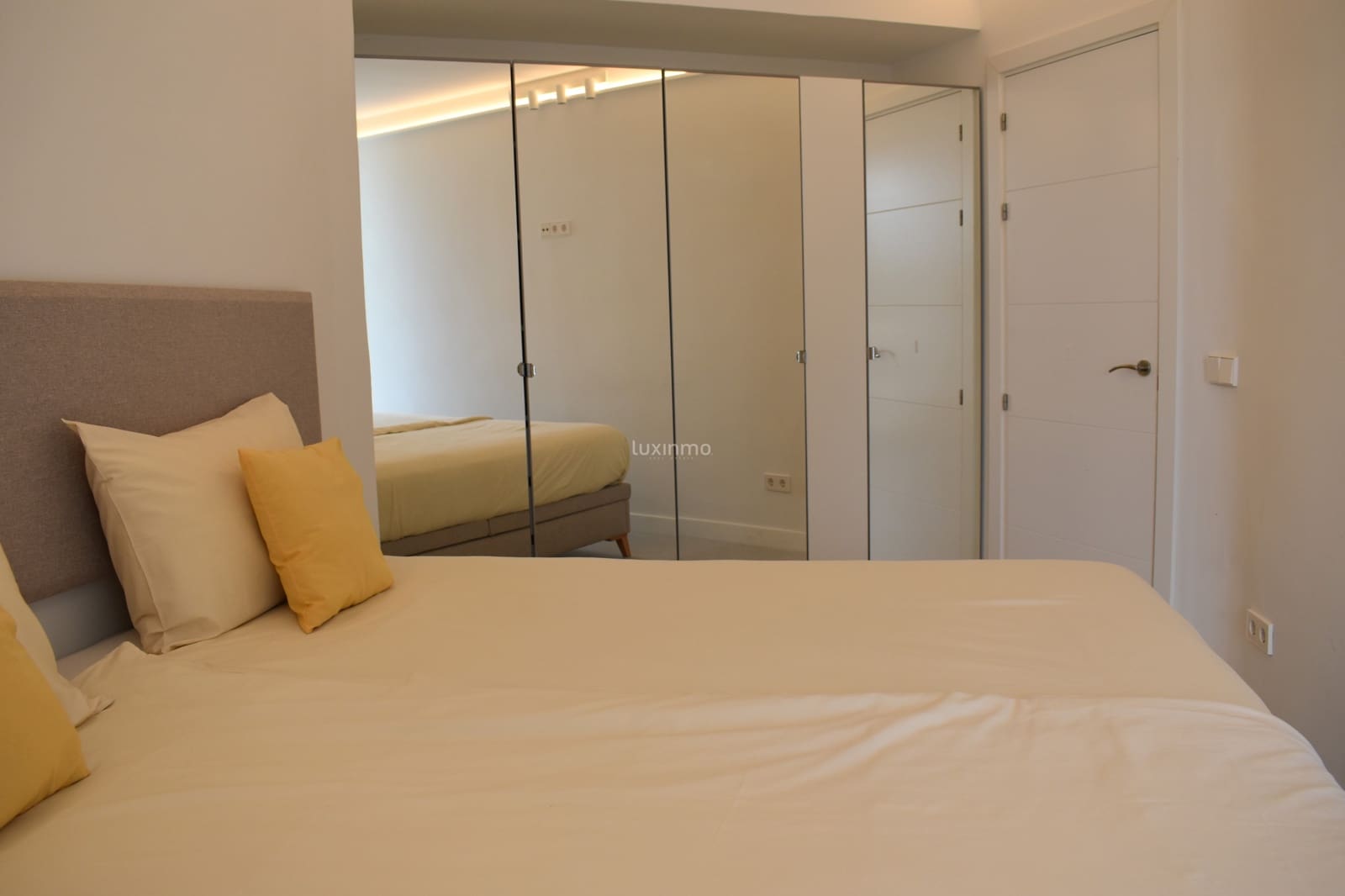 1 bedroom Apartment for sale in Ibiza / Eivissa town with pool - € 550,000 (Ref: 9573443)