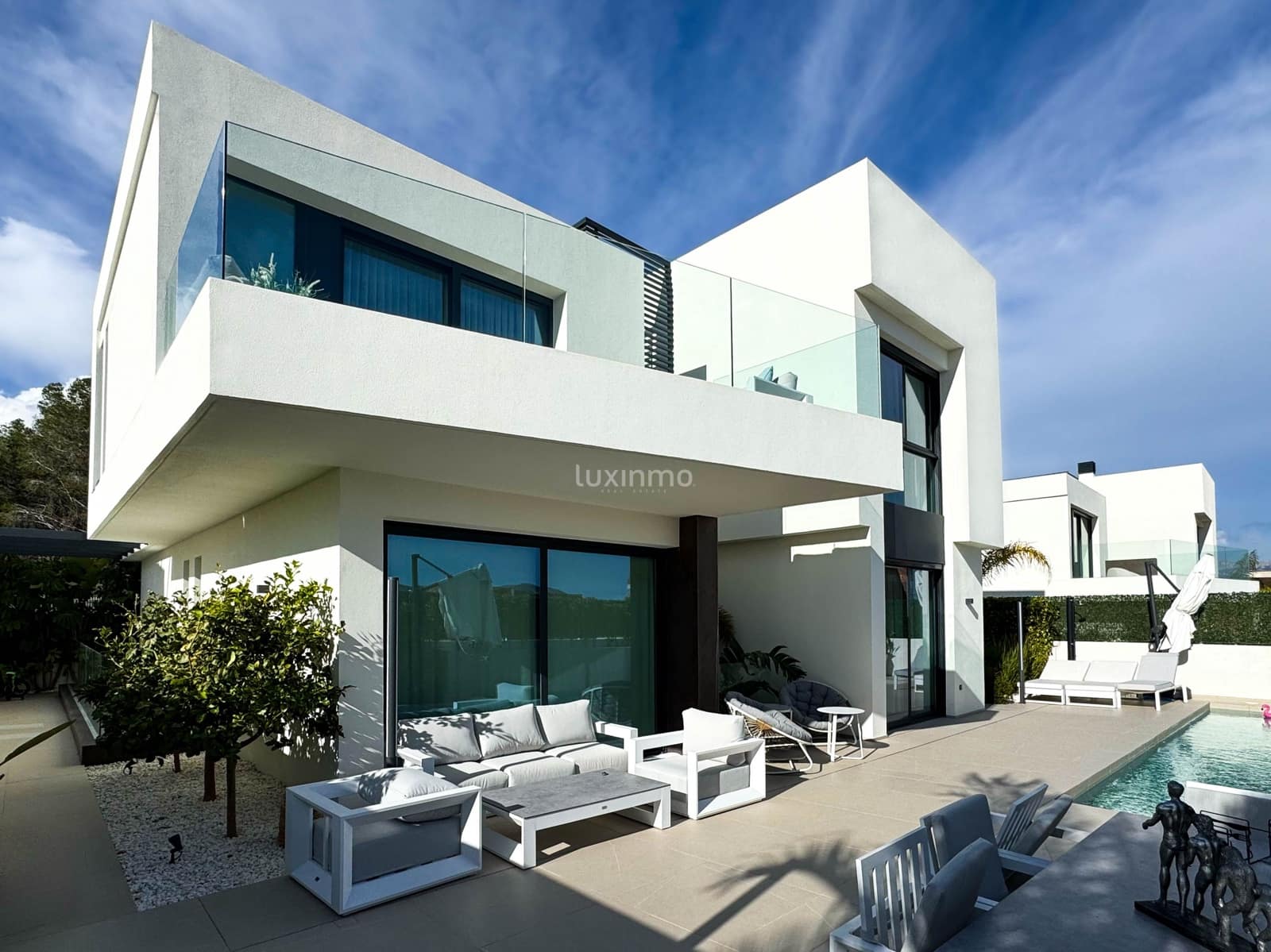 5 soveværelse Villa til leje i La Nucia med swimmingpool garage - € 8.000 (Ref: 9573680)