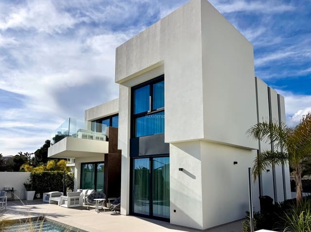 5 bedroom Villa for rent in La Nucia with pool garage - € 8,000 (Ref: 9573680)