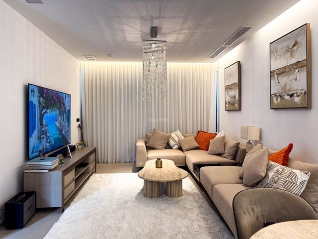 5 bedroom Villa for rent in La Nucia with pool garage - € 8,000 (Ref: 9573680)