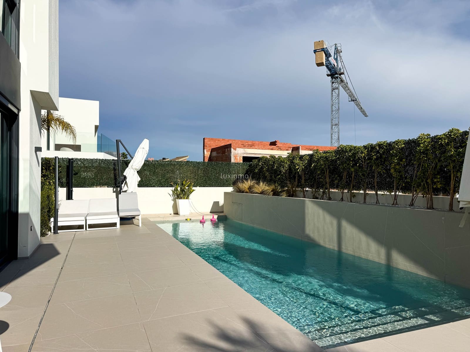 5 soveværelse Villa til leje i La Nucia med swimmingpool garage - € 8.000 (Ref: 9573680)