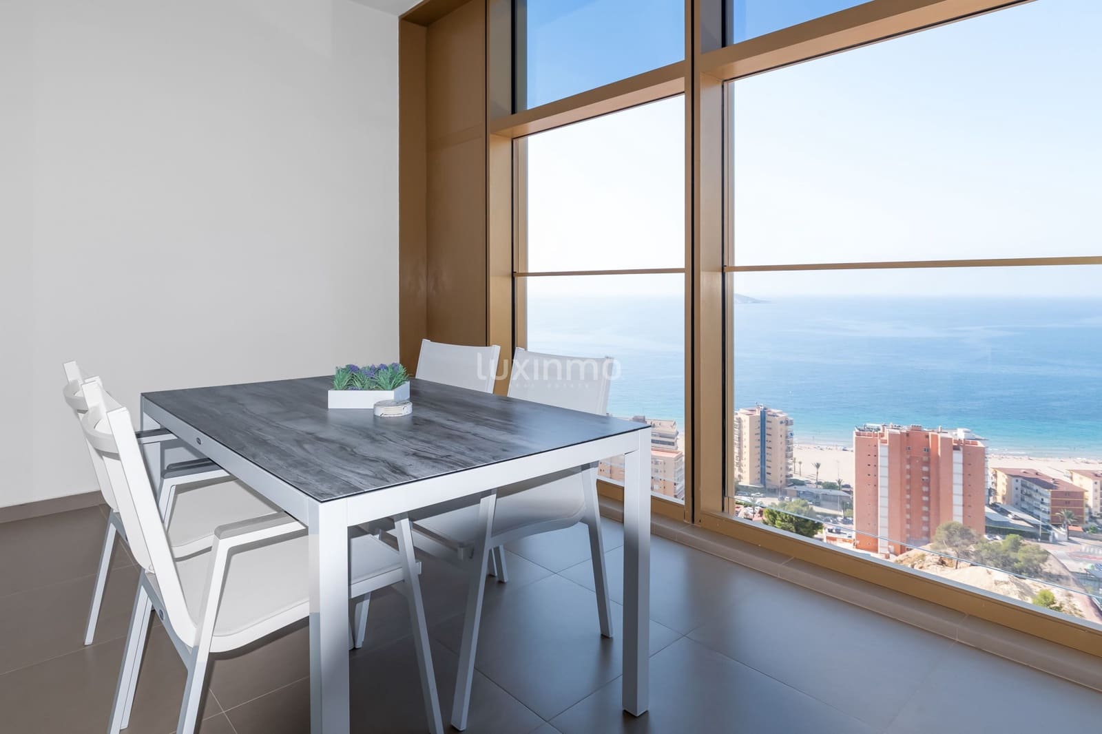 2 soveværelse Lejlighed til salg i Benidorm med garage - € 540.000 (Ref: 9573725)