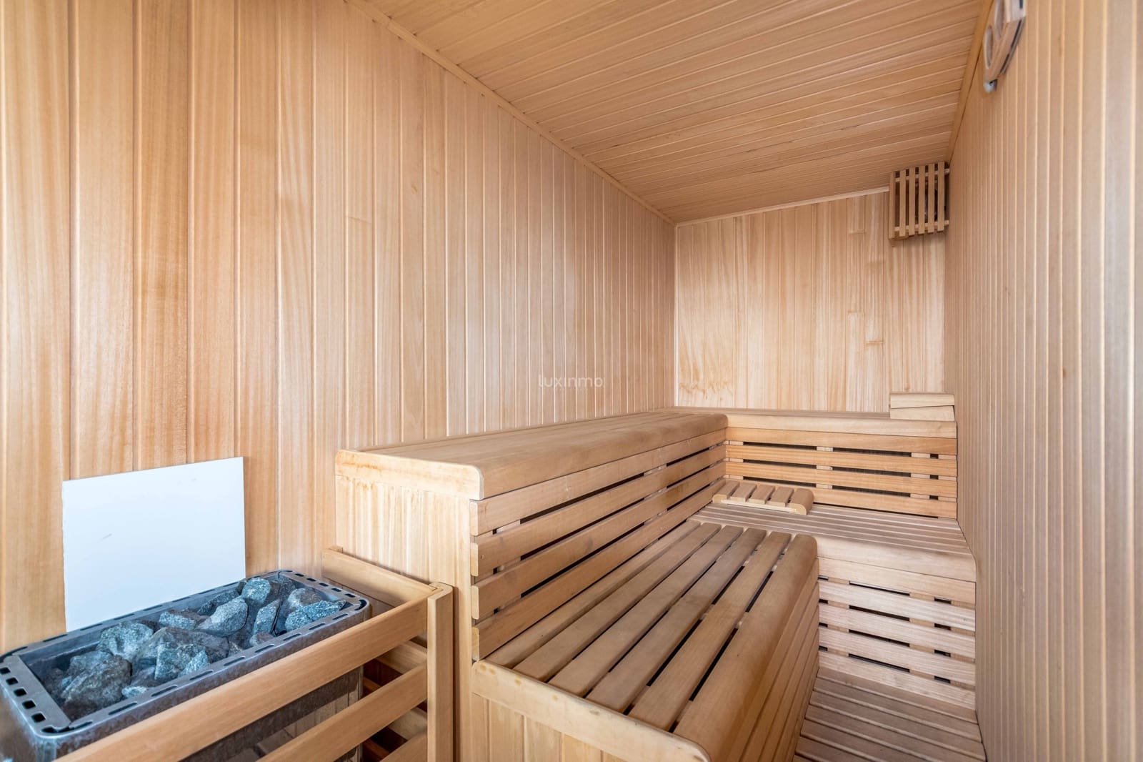 2 soveværelse Lejlighed til salg i Benidorm med swimmingpool garage - € 665.000 (Ref: 9573755)