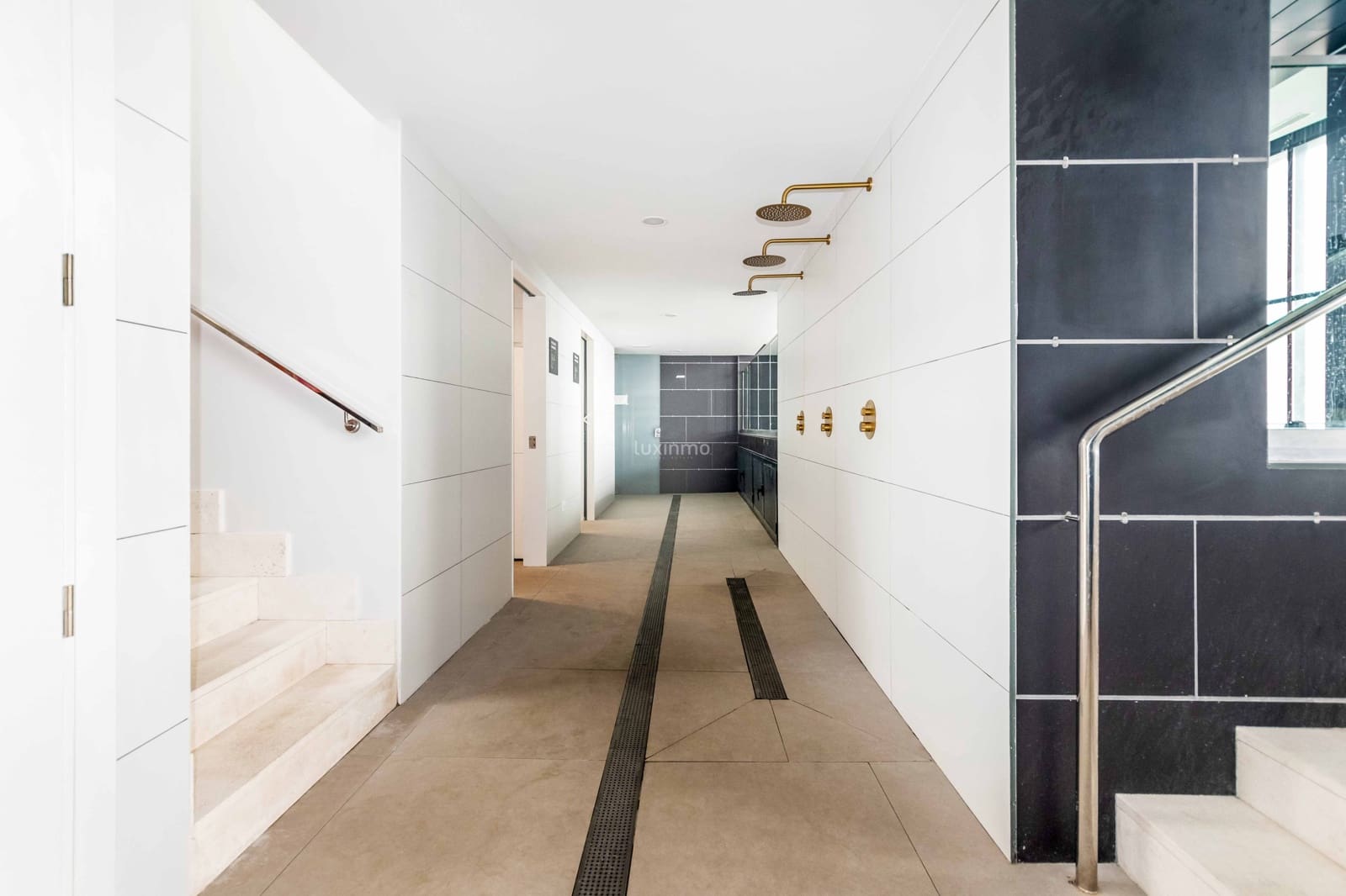 2 soveværelse Lejlighed til salg i Benidorm med swimmingpool garage - € 665.000 (Ref: 9573755)