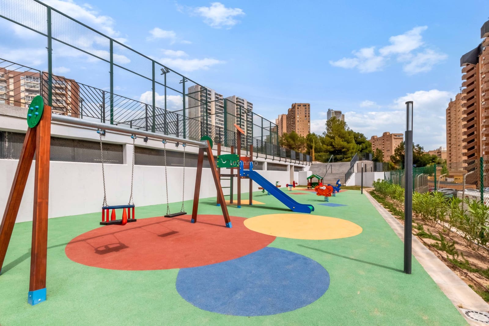 2 soveværelse Lejlighed til salg i Benidorm med swimmingpool garage - € 665.000 (Ref: 9573755)