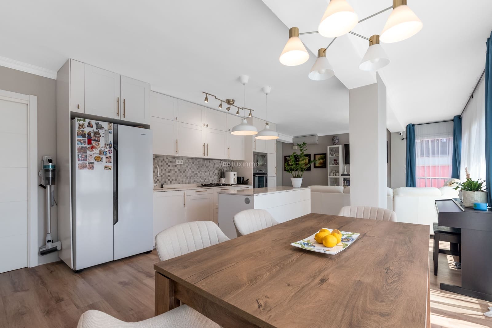 4 sovrum Lägenhet till salu i Benidorm med pool - 369 000 € (Ref: 9575480)