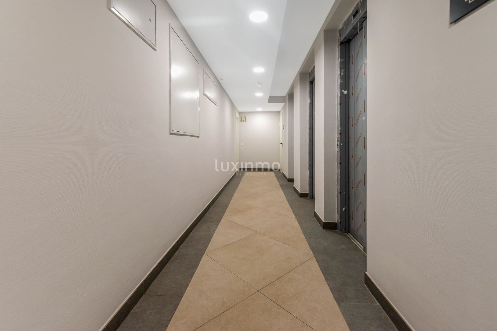 3 sovrum Lägenhet till salu i Benidorm med pool garage - 670 000 € (Ref: 9578324)