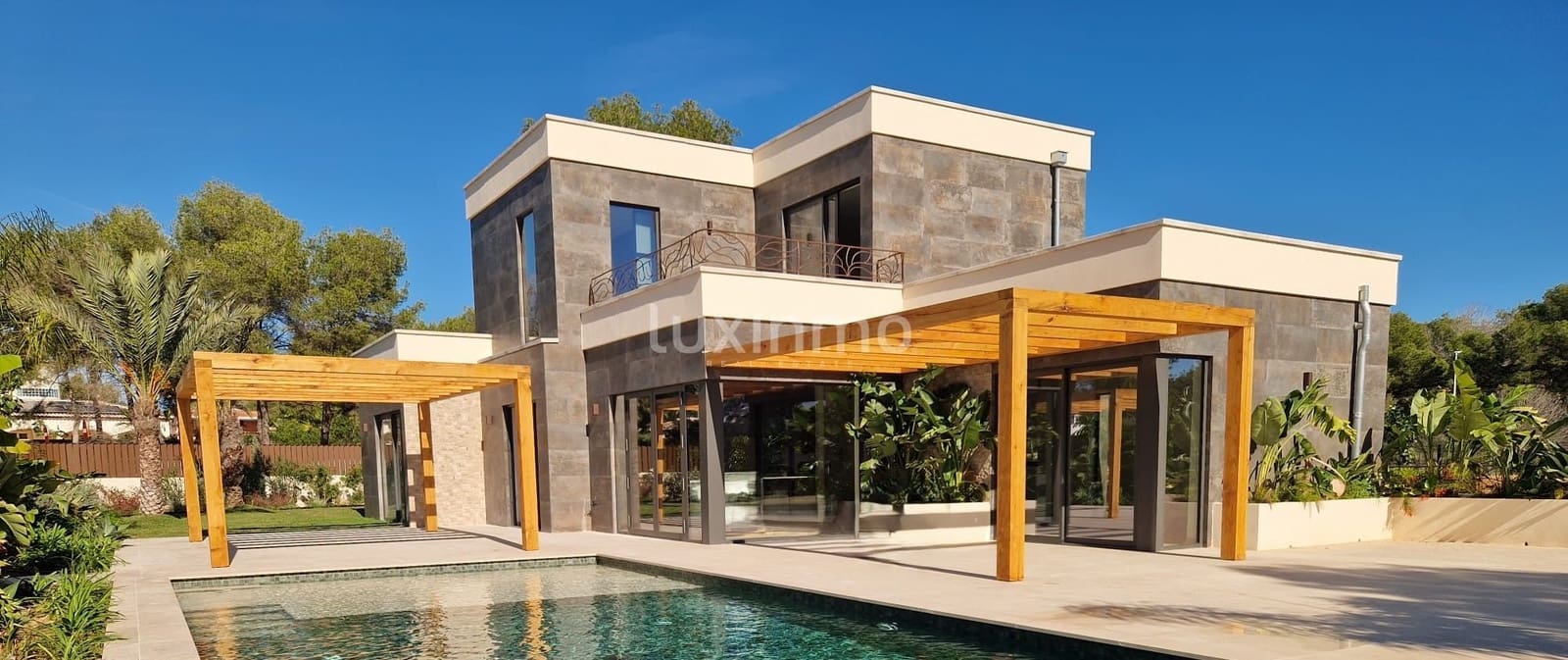 3 soveværelse Villa til salg i Javea / Xabia med swimmingpool - € 1.749.000 (Ref: 9587996)