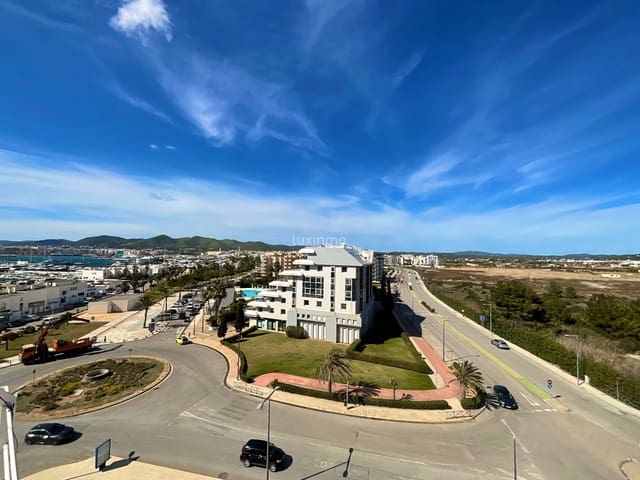 3 soverom Penthouse til salgs i Ibiza by med svømmebasseng garasje - € 3 050 000 (Ref: 9597186)