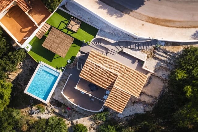 Chalet de 4 habitaciones en Dénia en venta con piscina - 480.000 € (Ref: 9597192)