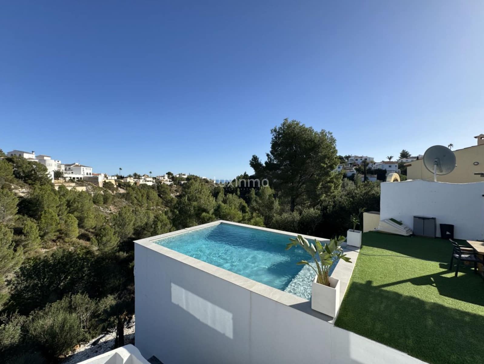 Chalet de 4 habitaciones en Dénia en venta con piscina - 480.000 € (Ref: 9597192)