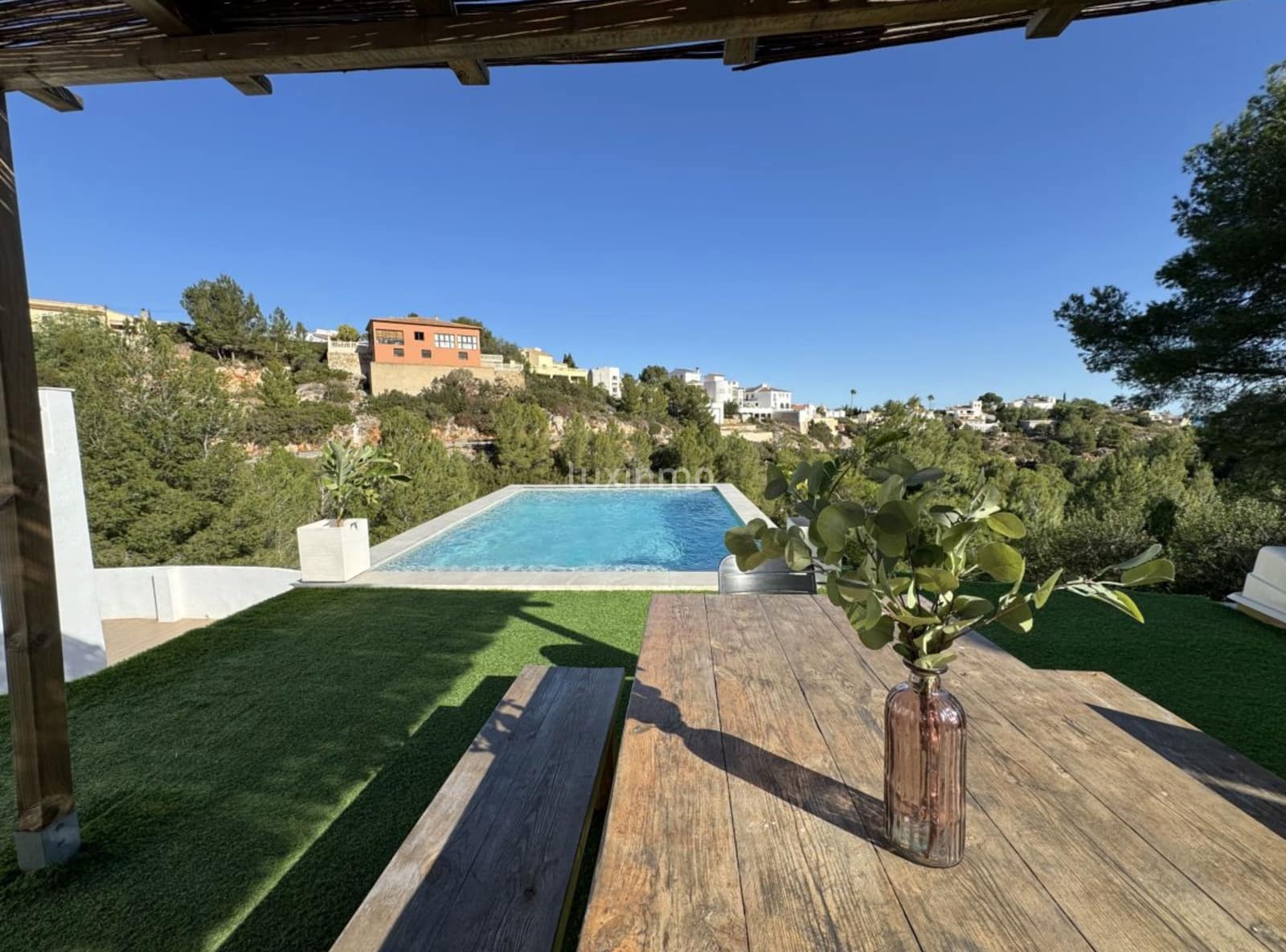 Chalet de 4 habitaciones en Dénia en venta con piscina - 480.000 € (Ref: 9597192)