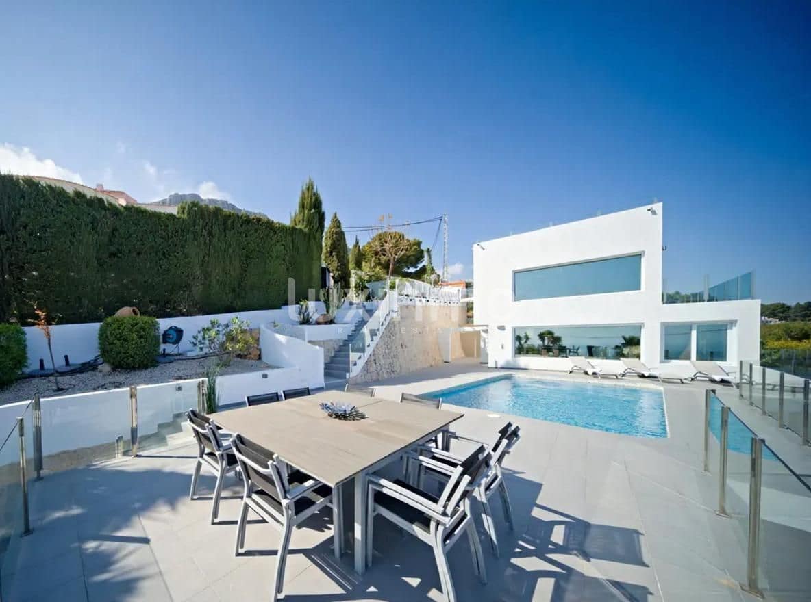 5 makuuhuone Huvila myytävänä paikassa Calpe / Calp mukana uima-altaan 
autotalli - 1 650 000 € (Ref: 9597194)