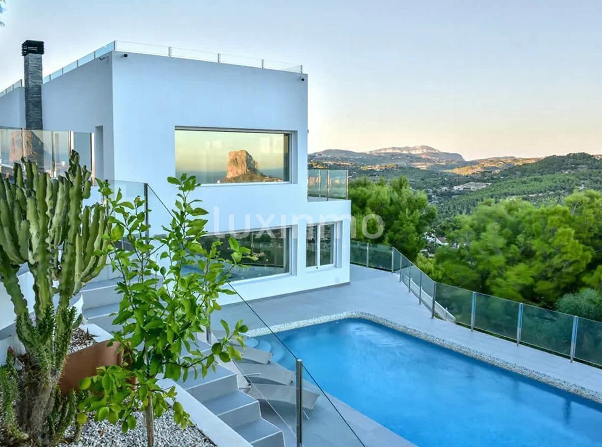 5 makuuhuone Huvila myytävänä paikassa Calpe / Calp mukana uima-altaan 
autotalli - 1 650 000 € (Ref: 9597194)