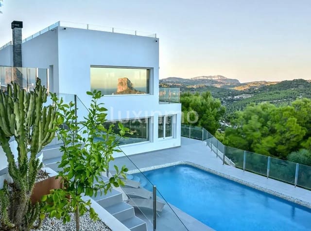 5 makuuhuone Huvila myytävänä paikassa Calpe / Calp mukana uima-altaan 
autotalli - 1 650 000 € (Ref: 9597194)