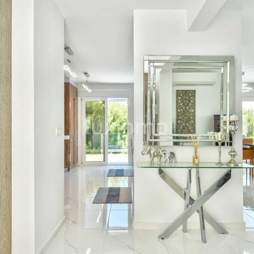 5 makuuhuone Huvila myytävänä paikassa Calpe / Calp mukana uima-altaan 
autotalli - 1 650 000 € (Ref: 9597194)