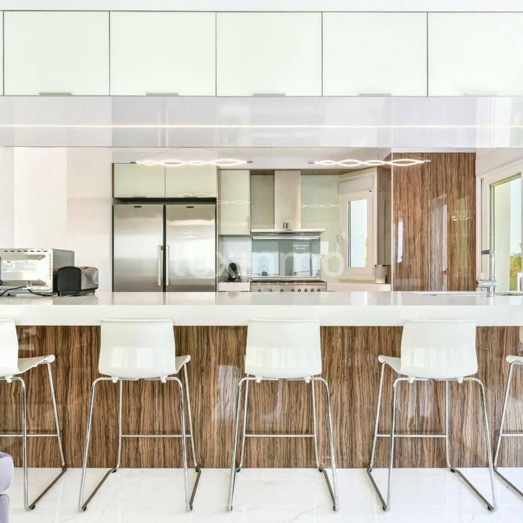 5 makuuhuone Huvila myytävänä paikassa Calpe / Calp mukana uima-altaan 
autotalli - 1 650 000 € (Ref: 9597194)