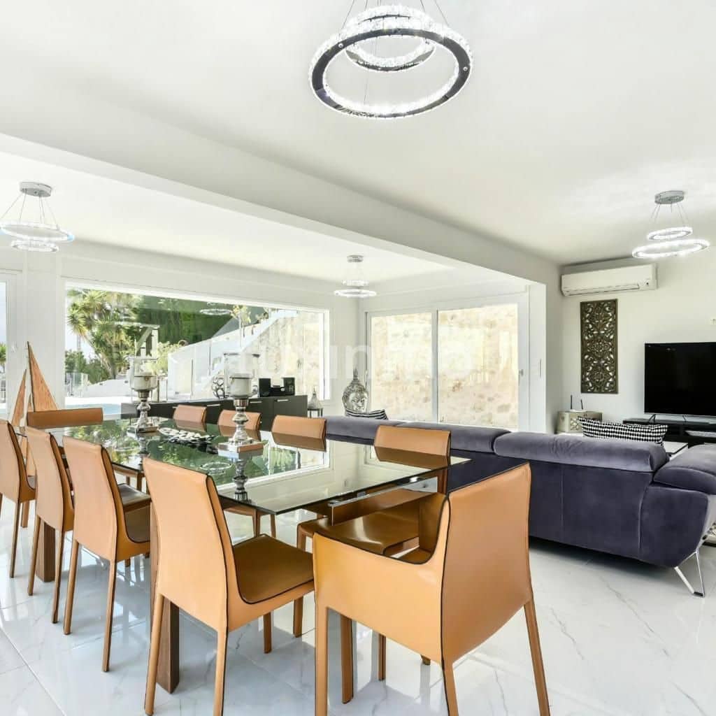 5 makuuhuone Huvila myytävänä paikassa Calpe / Calp mukana uima-altaan 
autotalli - 1 650 000 € (Ref: 9597194)