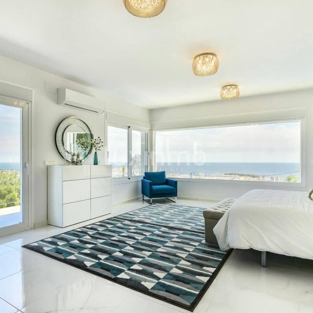 5 makuuhuone Huvila myytävänä paikassa Calpe / Calp mukana uima-altaan 
autotalli - 1 650 000 € (Ref: 9597194)