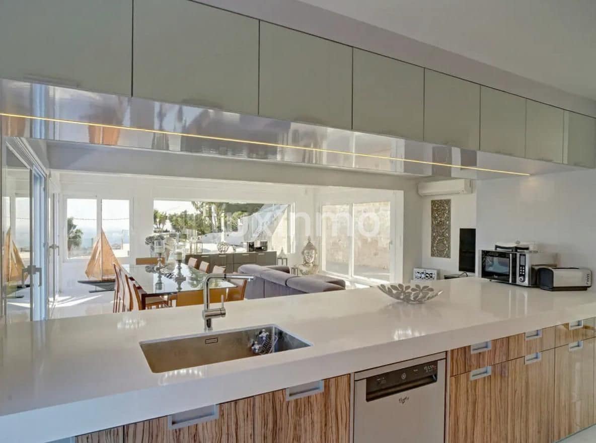 5 makuuhuone Huvila myytävänä paikassa Calpe / Calp mukana uima-altaan 
autotalli - 1 650 000 € (Ref: 9597194)