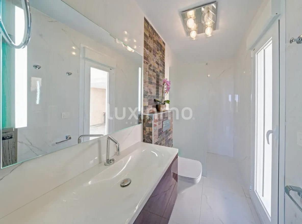 5 makuuhuone Huvila myytävänä paikassa Calpe / Calp mukana uima-altaan 
autotalli - 1 650 000 € (Ref: 9597194)