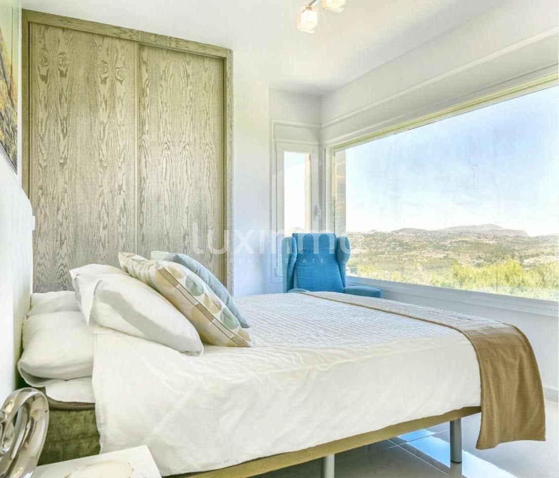 5 makuuhuone Huvila myytävänä paikassa Calpe / Calp mukana uima-altaan 
autotalli - 1 650 000 € (Ref: 9597194)