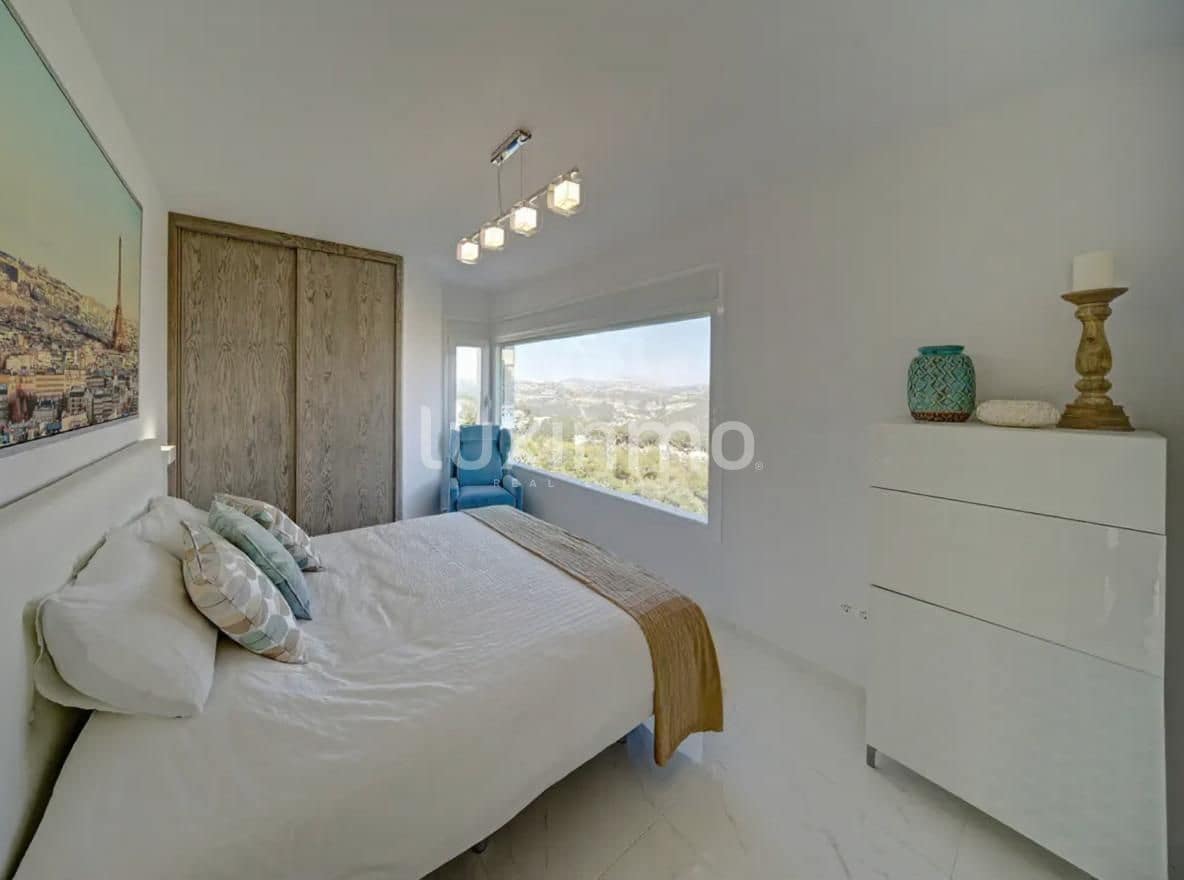 5 makuuhuone Huvila myytävänä paikassa Calpe / Calp mukana uima-altaan 
autotalli - 1 650 000 € (Ref: 9597194)